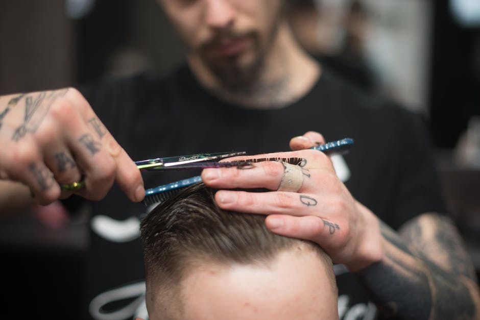 Why should you Enroll in a Reputed Barber Academy? 